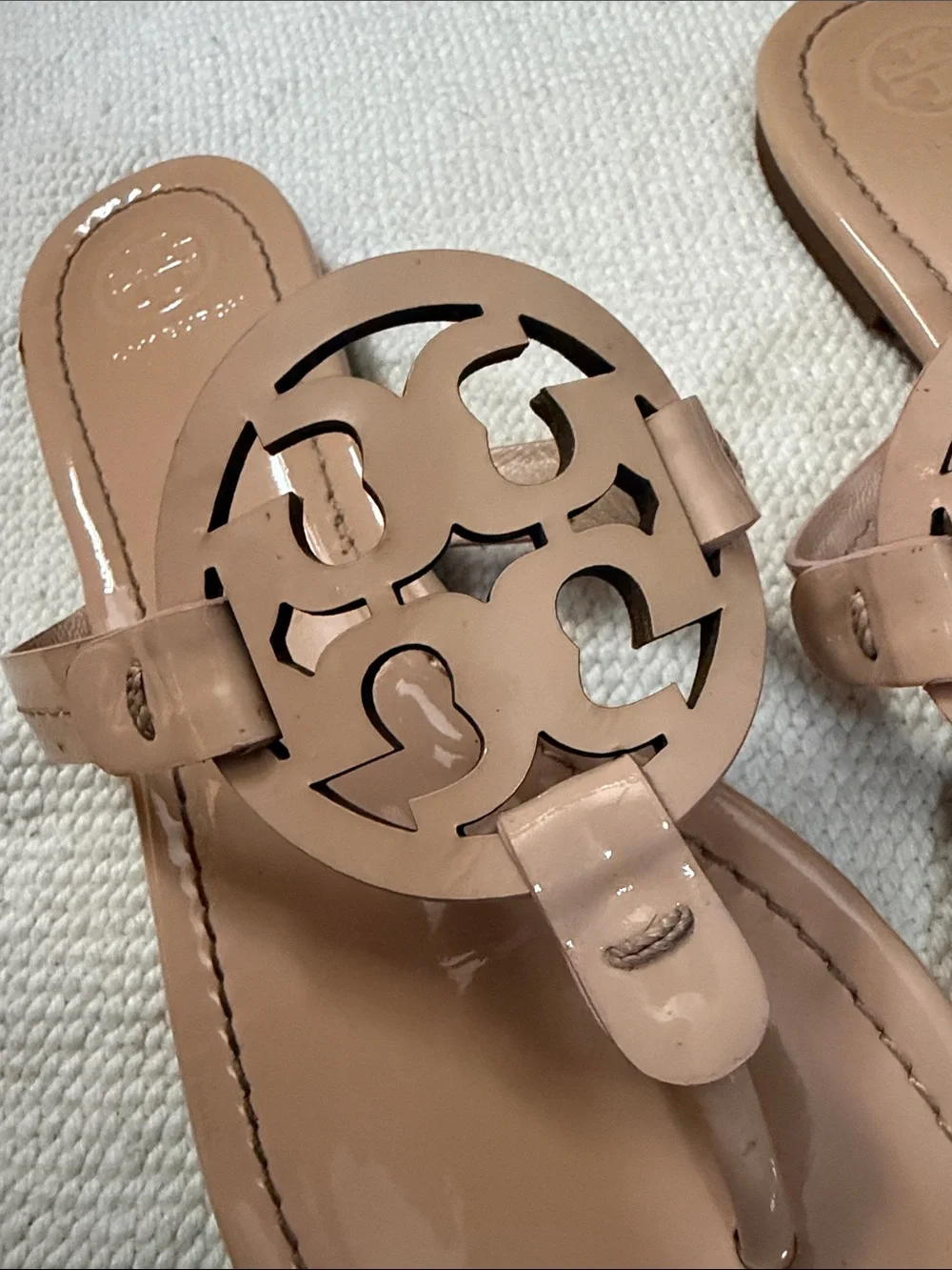 Patent Leather Thong Sandals in seashell/blush pink